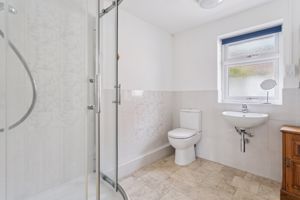 Shower room- click for photo gallery